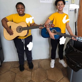 Playing guitar with friends is so much fun. #middleschool #perfecttimemusicstudents #perfecttimemusic #musicprogram #christianschool